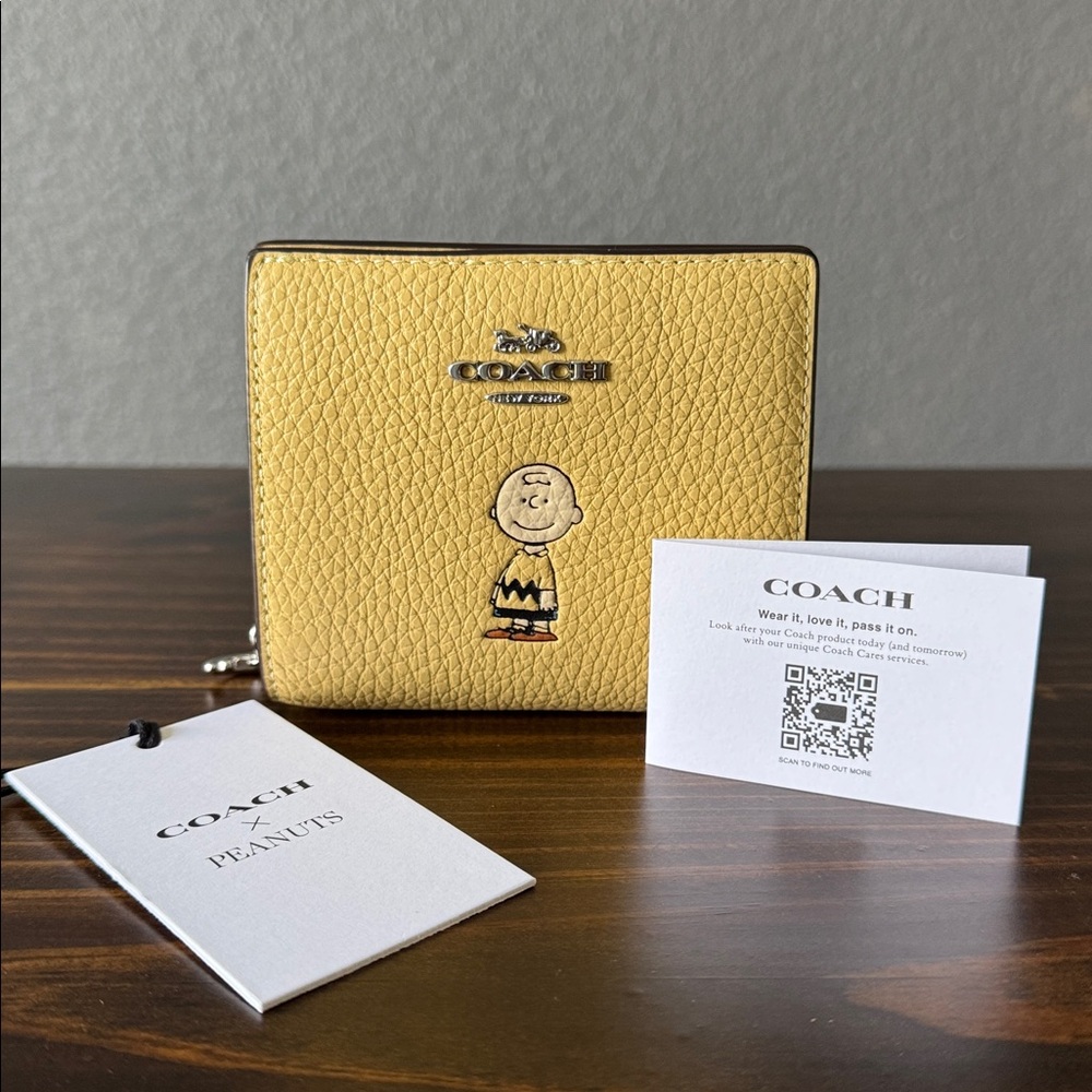 NEW Coach X Peanuts Snap Wallet - Charlie Brown